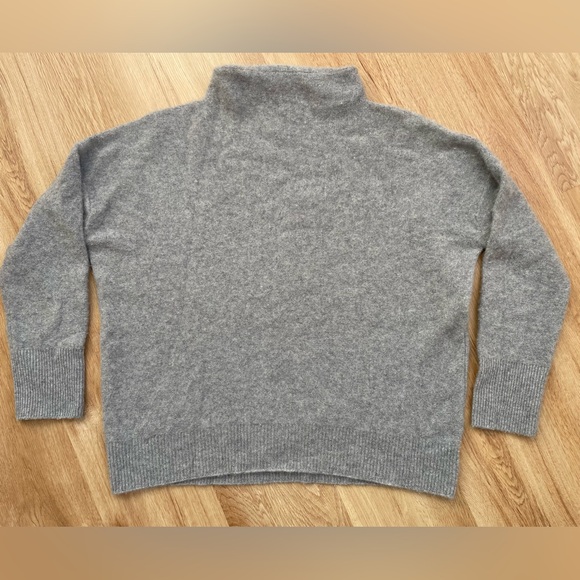Vince Cashmere Funnel Neck Sweater plush light gray large pullover $448 - Picture 2 of 9